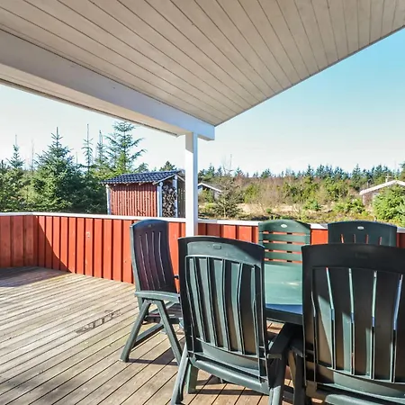 4 Bedroom Pet Friendly In *