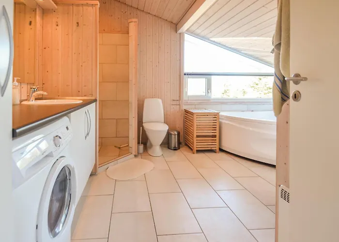 펜션 Four-bedroom In *